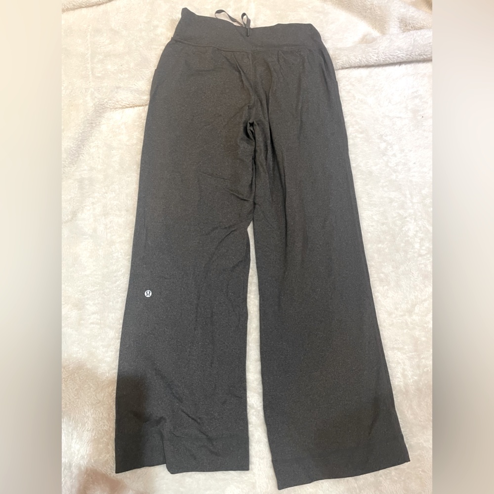 Lululemon yoga pants, women’s size 4, gray